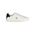 Sneakers blanches en polyuréthane pour femme de la marque Calvin Klein, vue de côté, avec design épuré et moderne