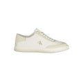 Sneakers blanches pour femme de Calvin Klein en polyester, vue de face avec détails du design moderne.