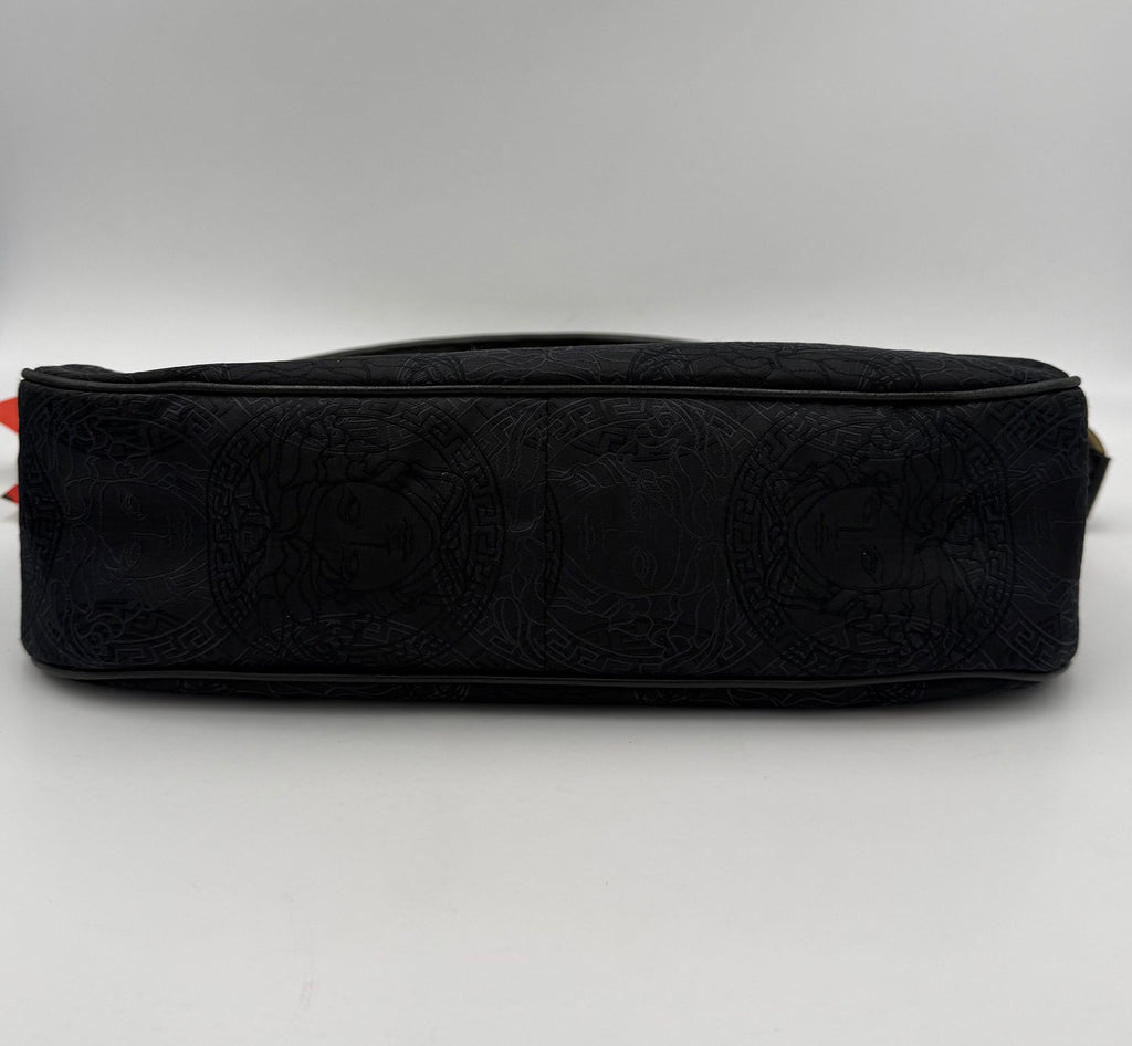 Sac à main en jacquard Medusa de Versace, sac d'épaule élégant avec motif emblématique, luxe et style italien.