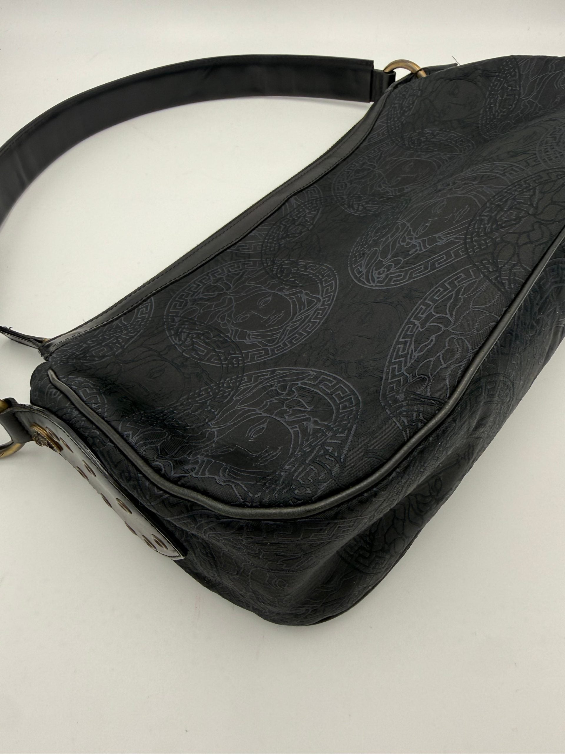 Sac à épaules Versace Medusa en jacquard avec motif Medusa, design élégant et luxueux, idéal pour un style sophistiqué.