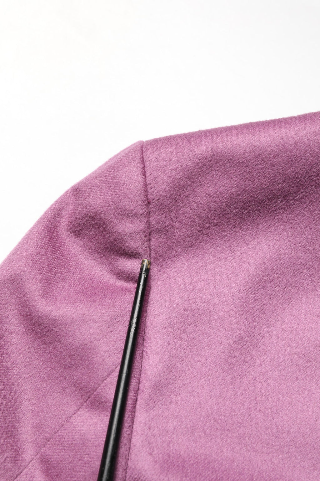 Manteau blazer slim en cachemire violet de Dolce & Gabbana, coupe ajustée, élégante veste pour femme ou homme.