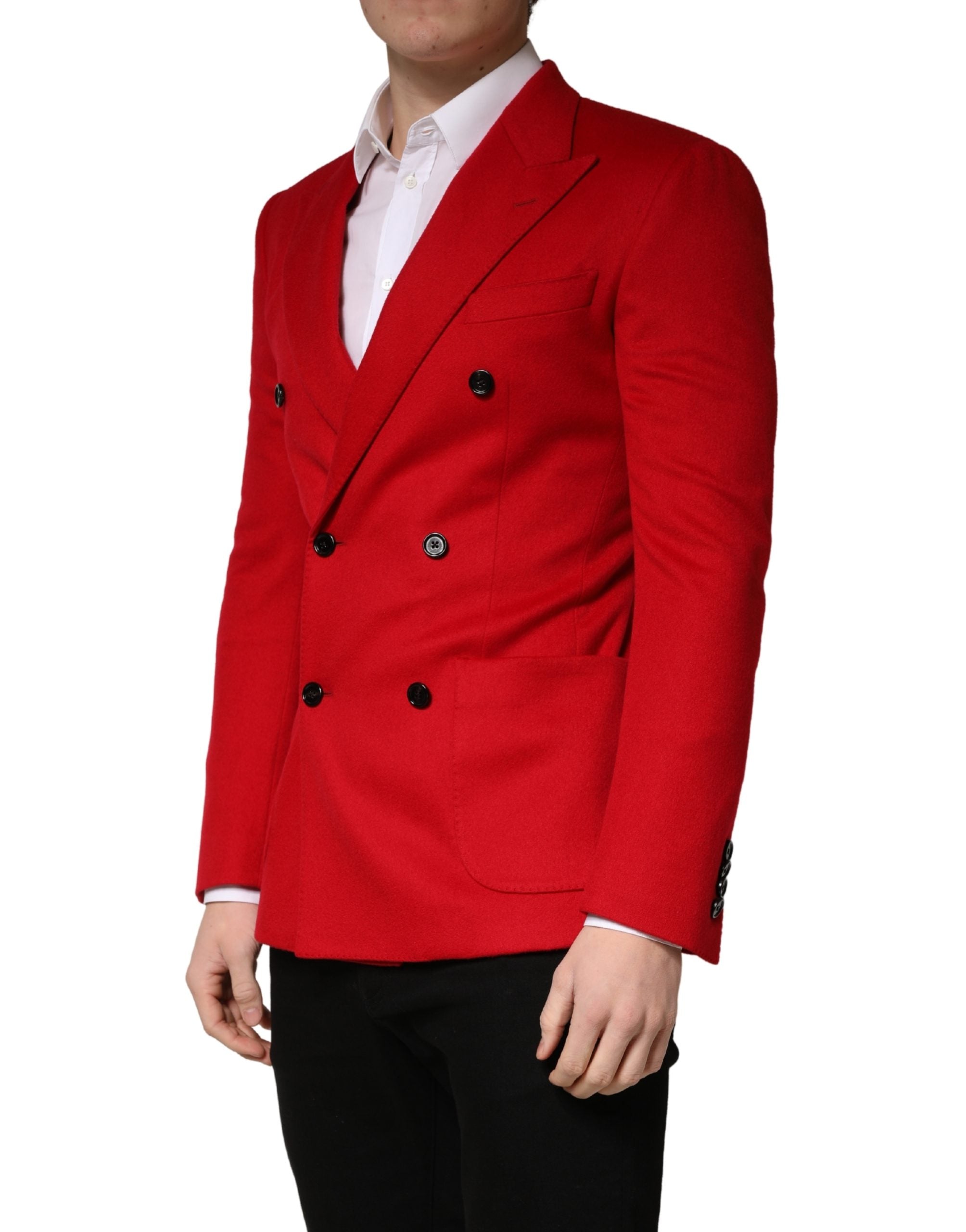 Manteau blazer rouge en cachemire Dolce & Gabbana, coupe slim fit, élégant et chaud, porté sur un mannequin.