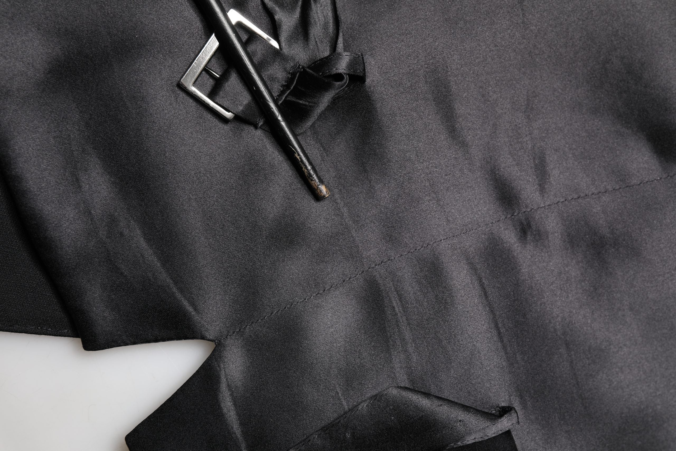 Gilet homme noir en laine à simple boutonnage de Dolce & Gabbana, veste élégante et classique pour homme.