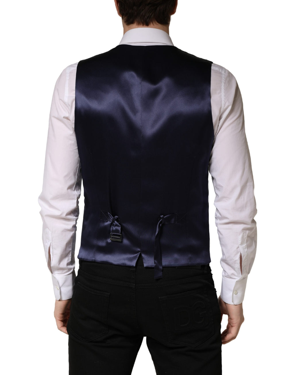 Gilet pour homme en laine grise de Dolce & Gabbana, à col châle et fermeture boutonnée simple, porté sur un mannequin.