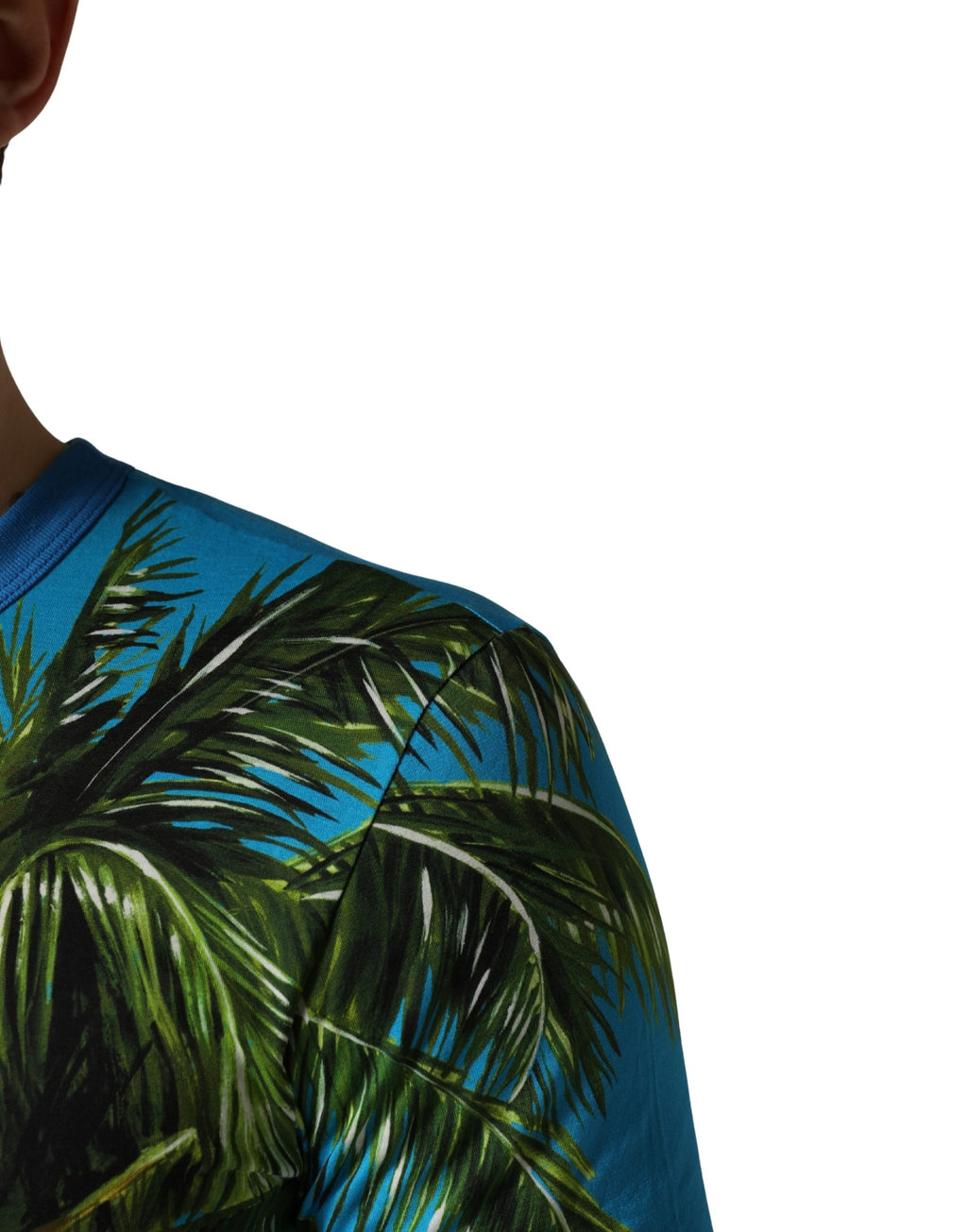 T-shirt en coton à col rond Dolce & Gabbana avec motif de palmiers bleus, style décontracté et tendance.