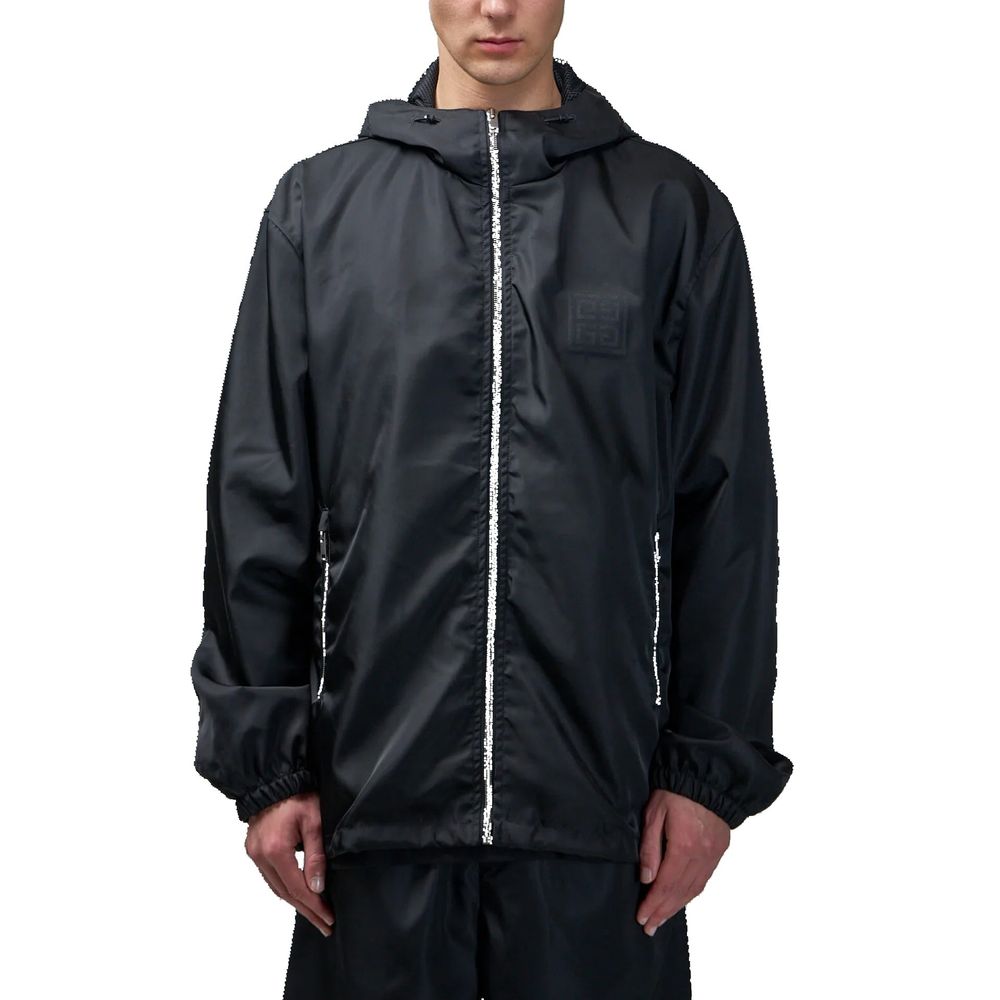 Veste en nylon noir Givenchy, shell légère avec fermeture éclair et capuche, style moderne et élégant.