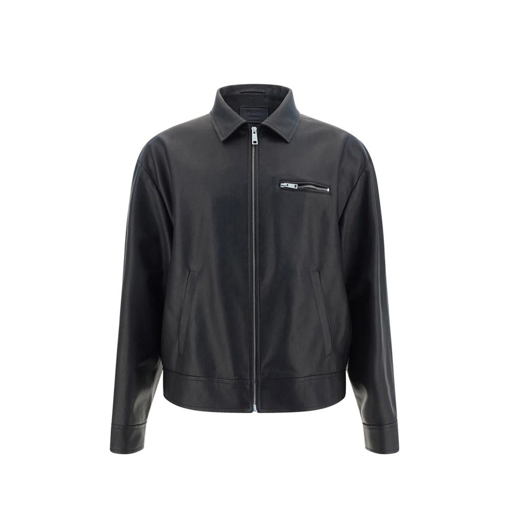 Veste en cuir d'agneau noir Prada pour femme, coupe élégante et détails raffinés, vue de face.