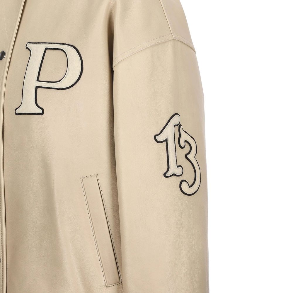 Veste bomber en cuir de veau beige de Prada, style élégant et moderne, visible avec détails de couture et finition raffinée.
