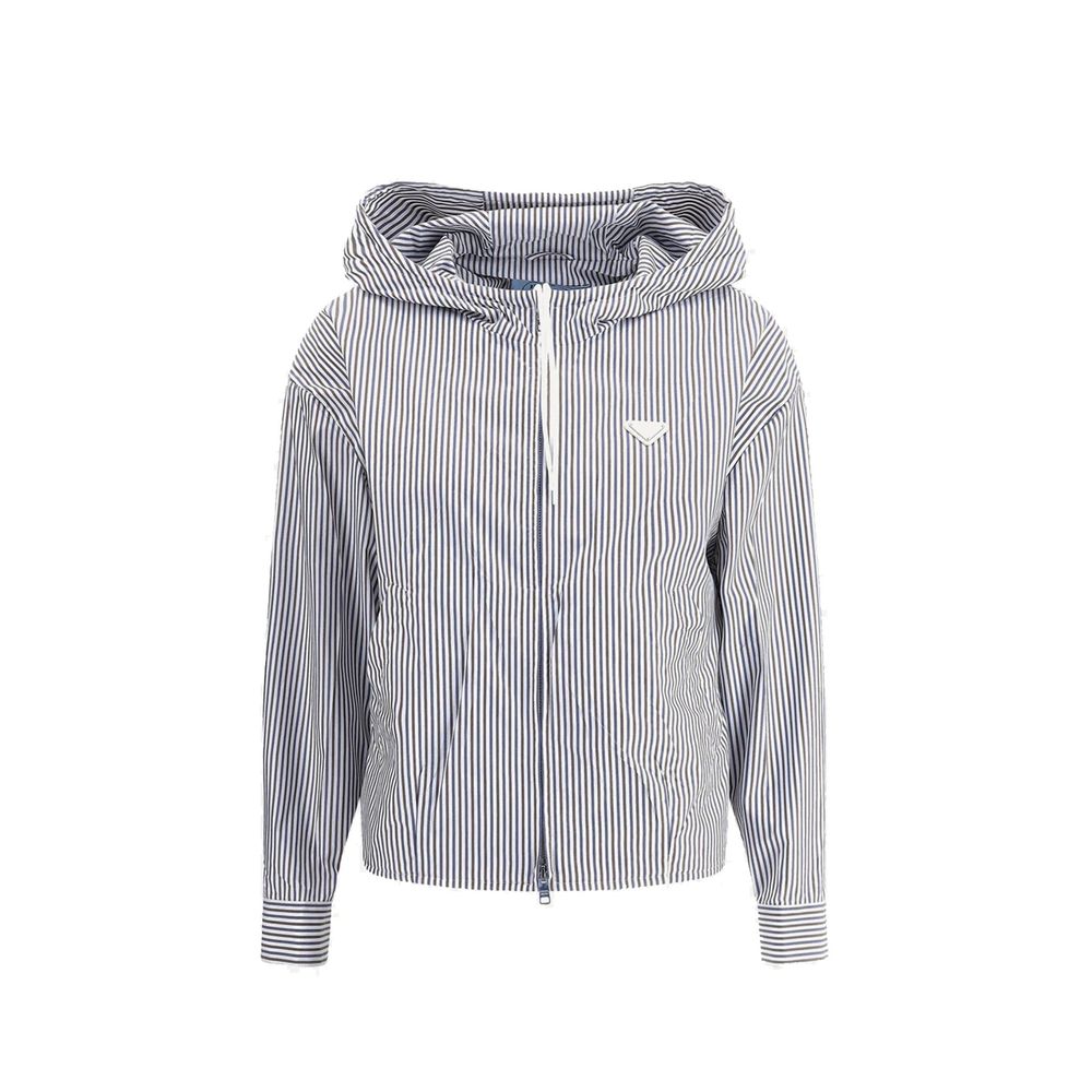 Veste en polyamide bleue Prada, coupe-vent légère avec capuche, idéale pour la pluie et le style urbain.