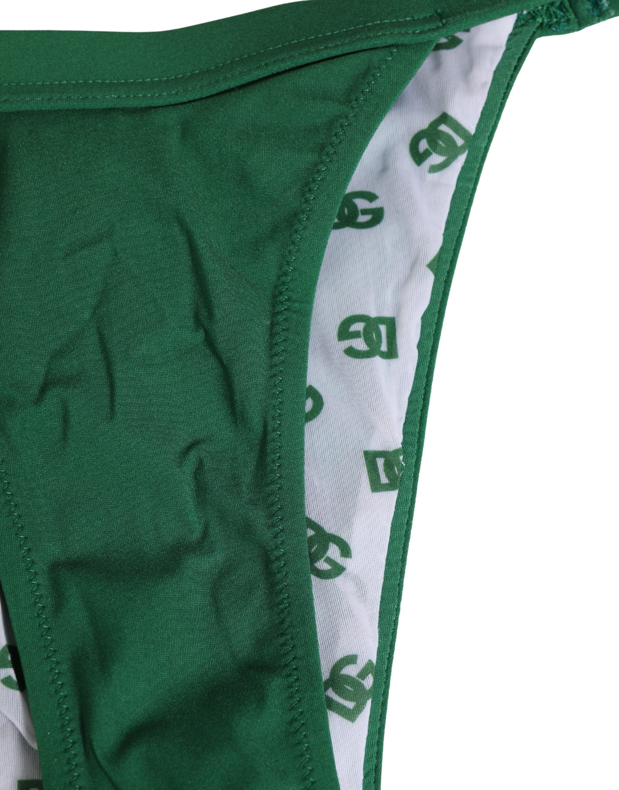 Culotte Dolce & Gabbana en nylon vert avec plaque logo, sous-vêtements élégants et confortables, vue de face.