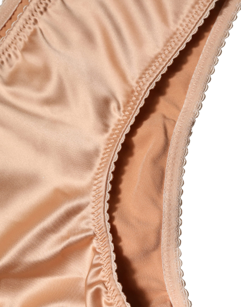 Culotte beige en soie stretch à taille moyenne de Dolce & Gabbana, sous-vêtements élégants et confortables.