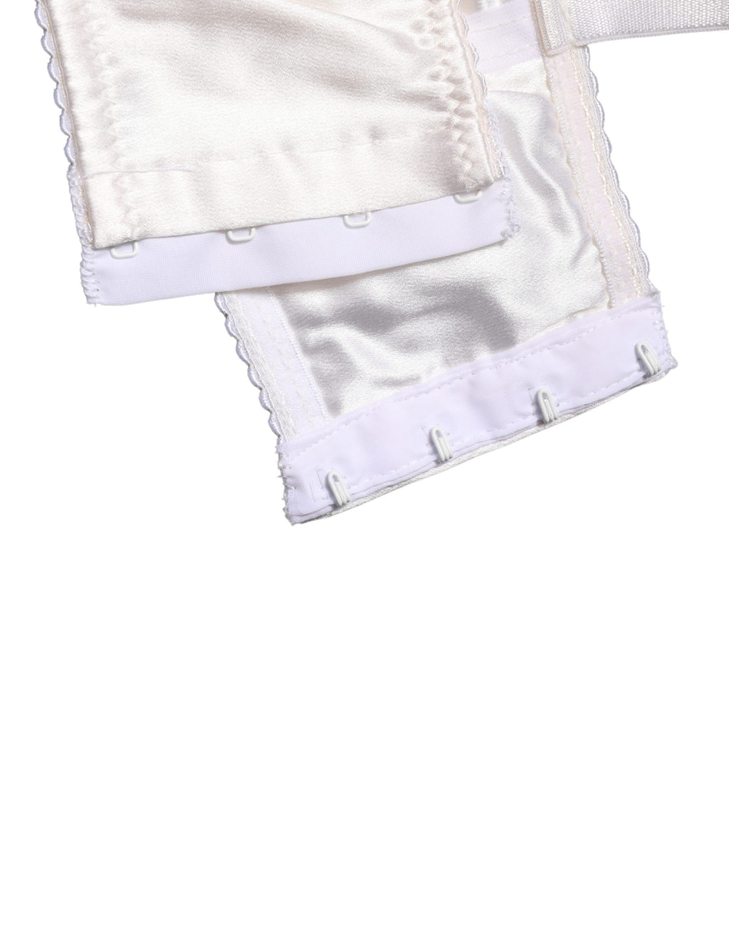 Soutien-gorge balconnet blanc semi-rembourré avec armatures de la marque Dolce & Gabbana, vue avant.
