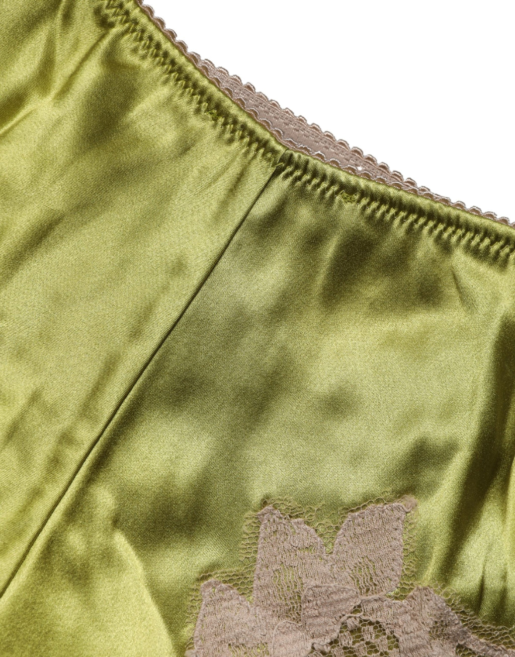 Culotte en satin de soie verte avec dentelle florale de Dolce & Gabbana, sous-vêtements féminins élégants et confortables.
