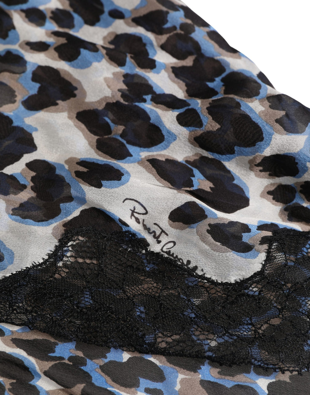 Chemise de lingerie multicolore à motif léopard Roberto Cavalli, style babydoll, en tissu léger et élégant.