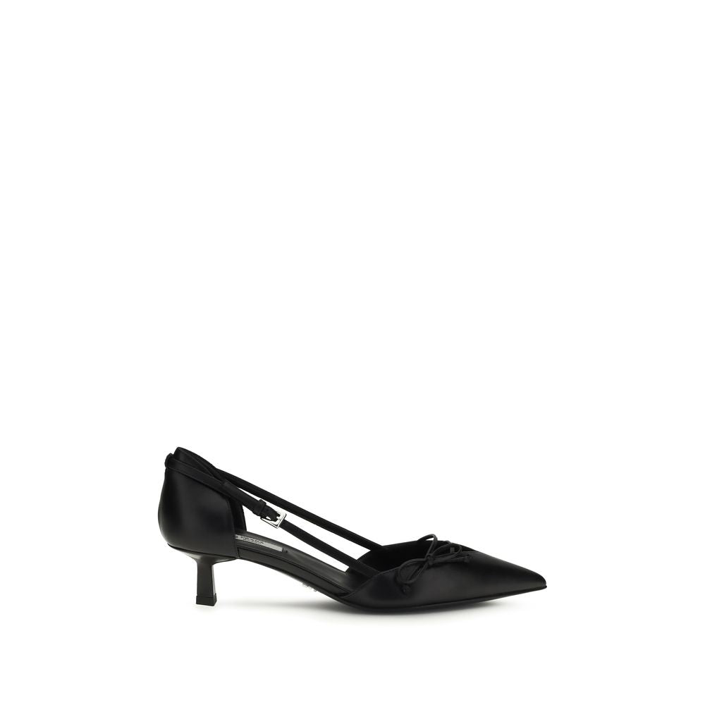 Chaussures à talons hauts Prada en cuir de chèvre noir, élégantes et sophistiquées, pour femme.