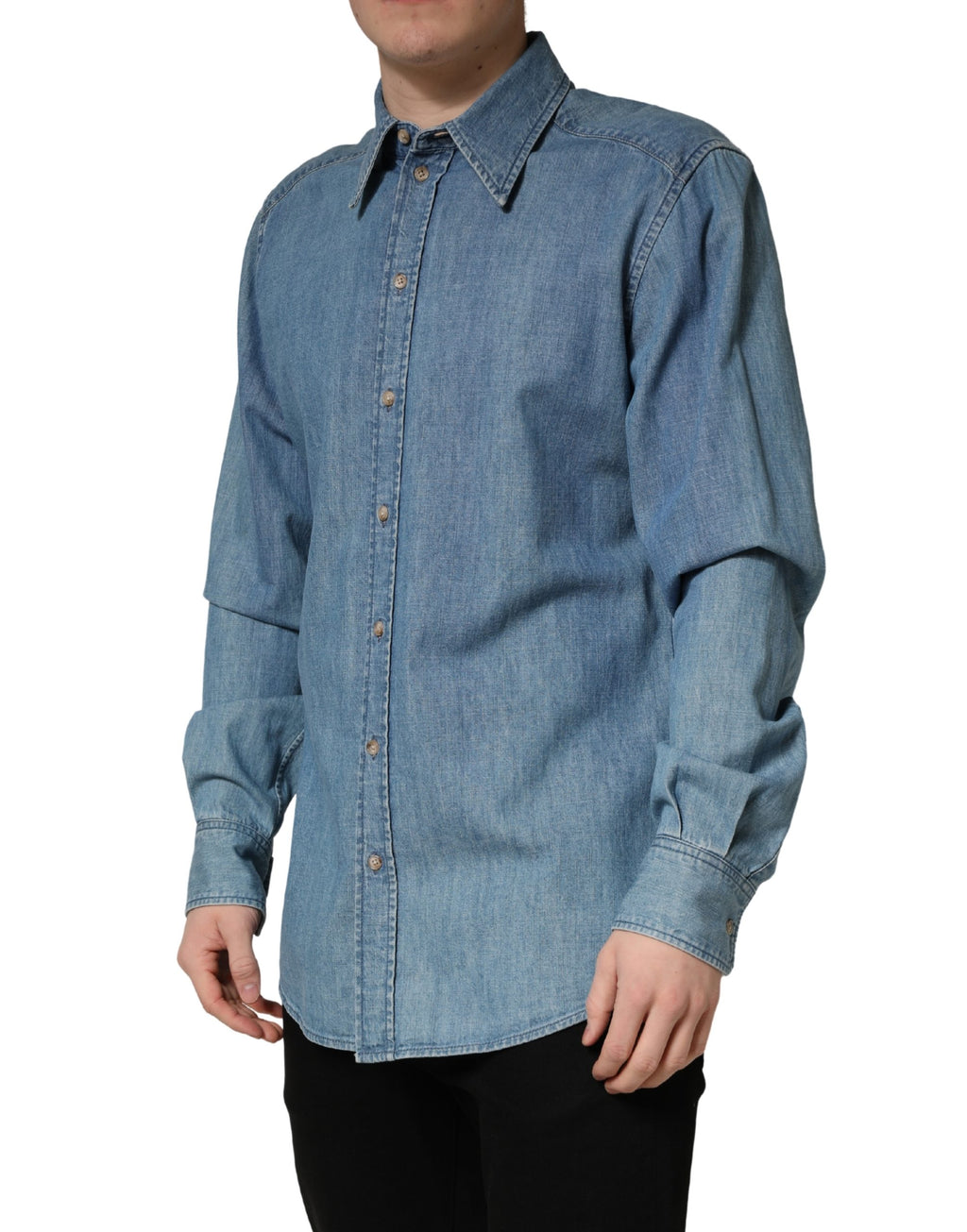 Chemise slim en jean décontracté en coton stretch bleu de Dolce & Gabbana, vue de face avec col et boutons visibles.
