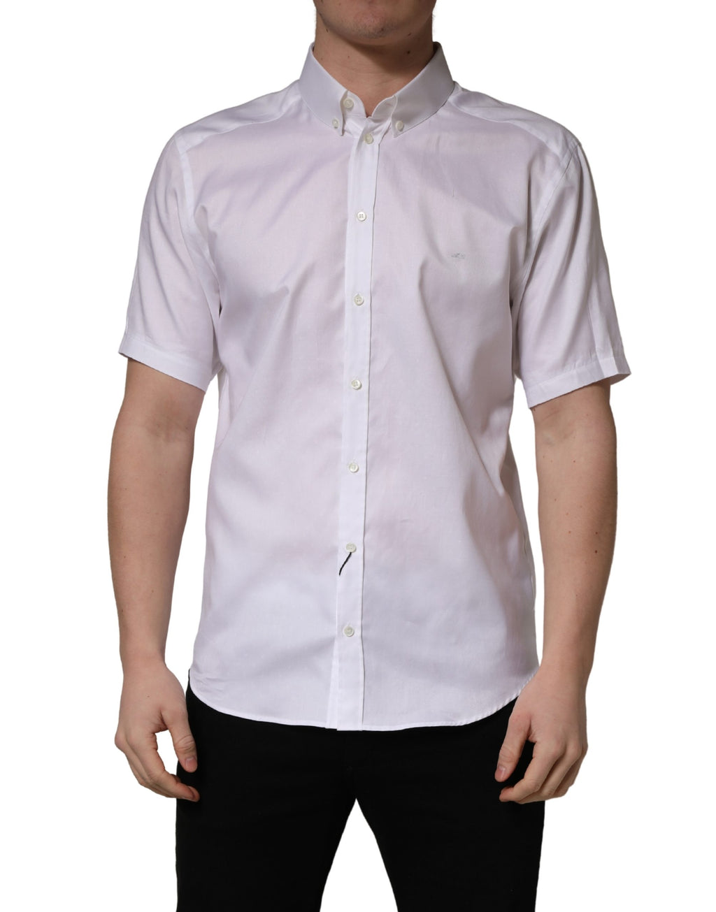Chemise blanche en coton à manches courtes et boutons de Dolce & Gabbana, vue de face, tissu léger et élégant.