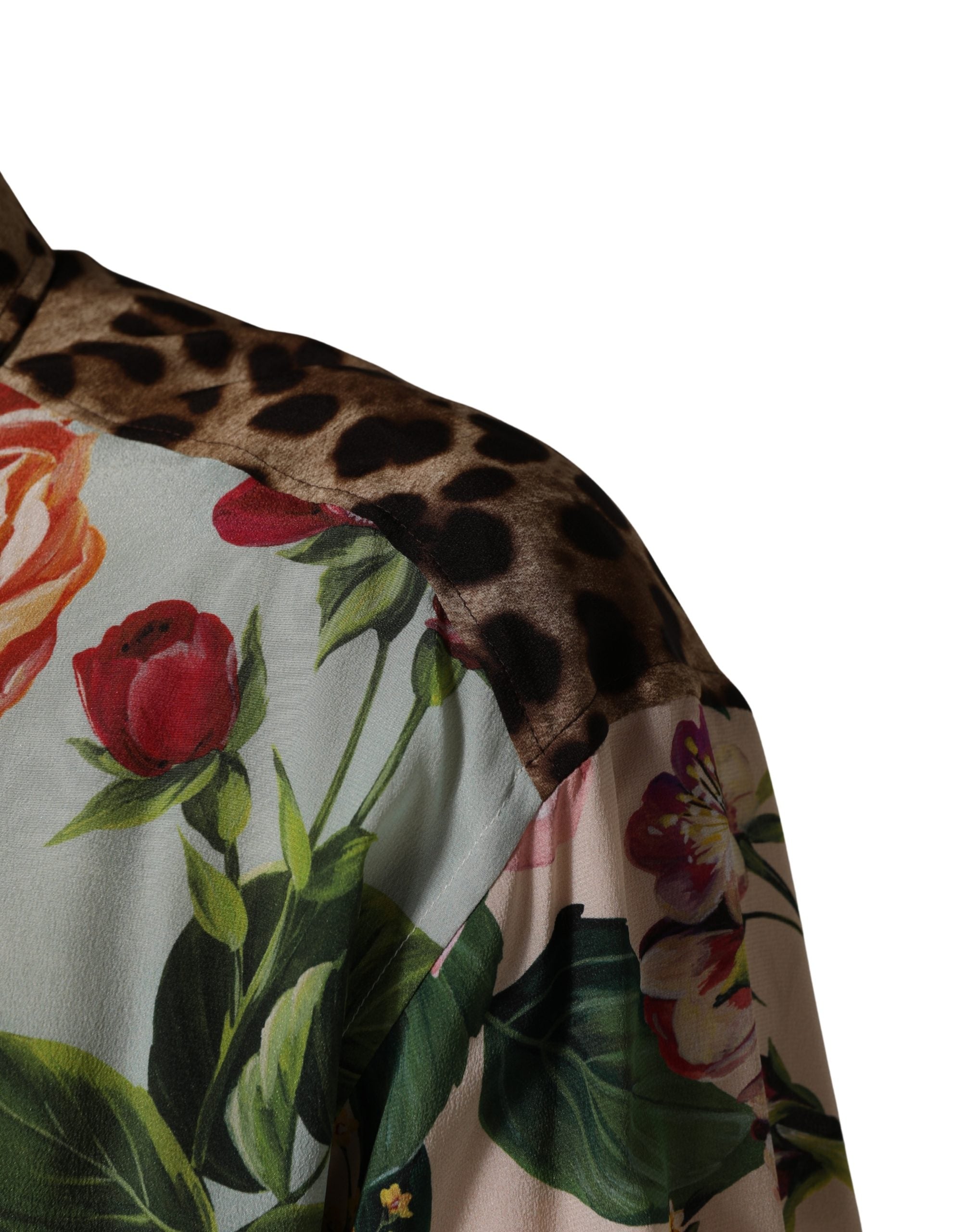 Chemise à col Dolce & Gabbana à imprimé floral multicolore et motif animal, tissée avec des détails colorés et élégants.