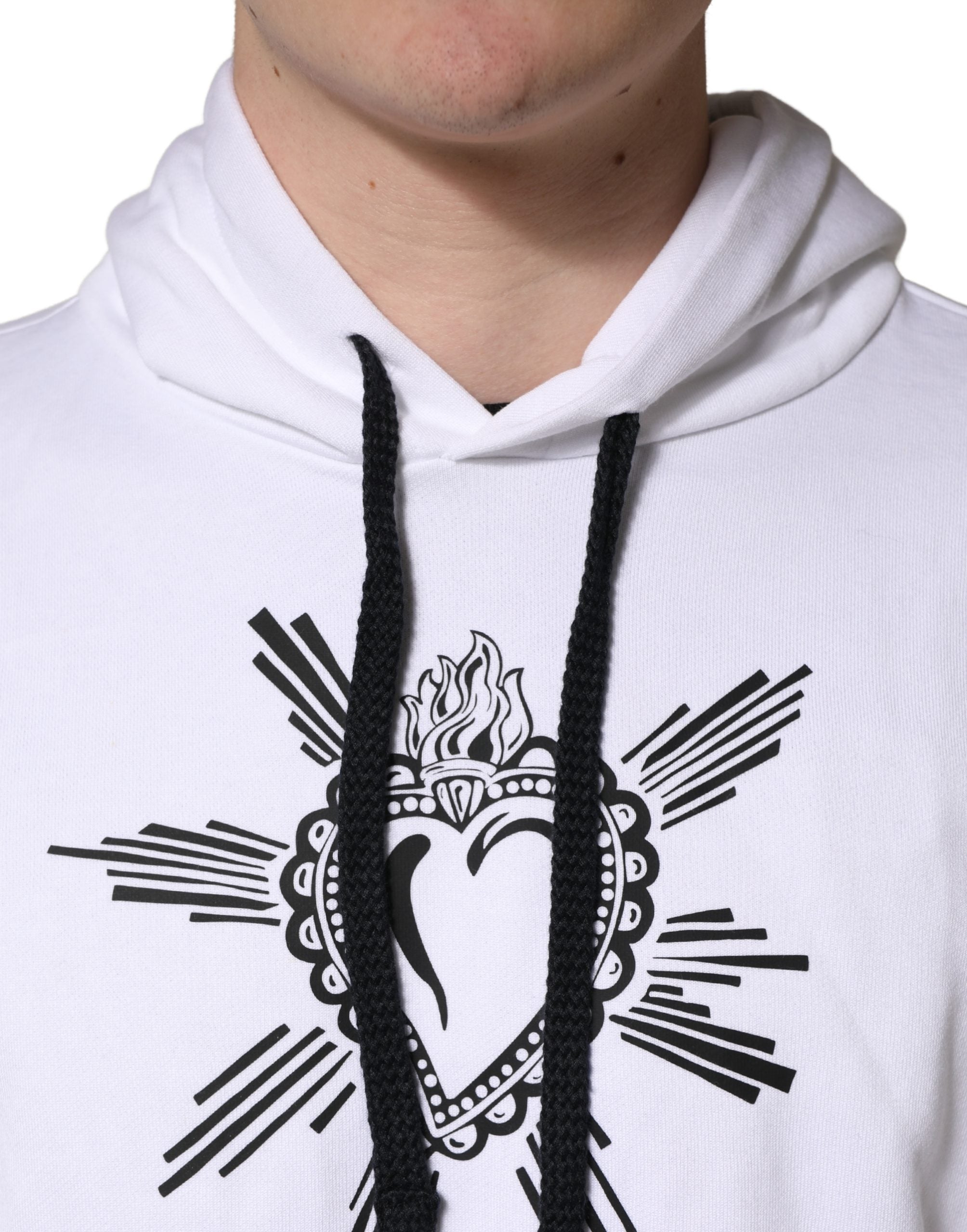 Sweat à capuche blanc Dolce & Gabbana Sacred Heart avec logo et motif religieux, tissu doux et confortable visible sur l'image.