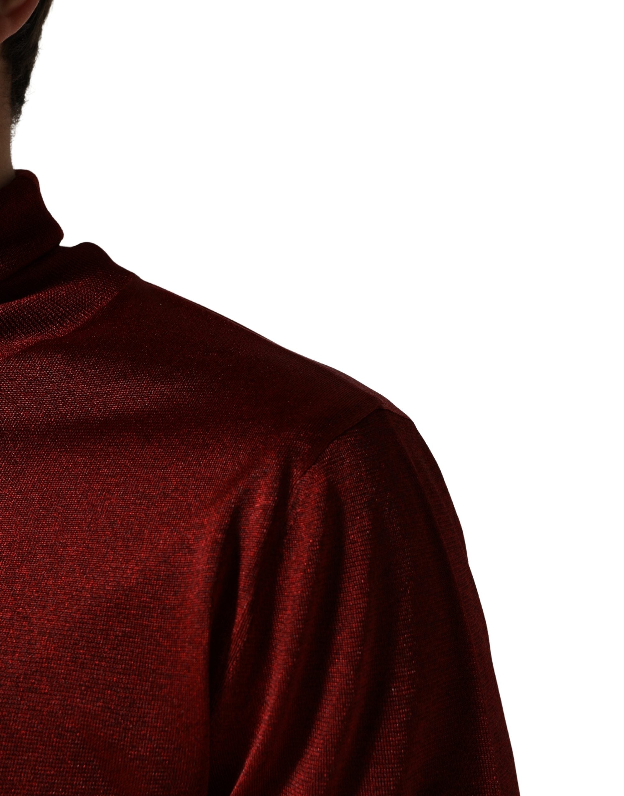 Pull à manches longues rouge Dolce & Gabbana, col roulé, pull-over en laine élégante, près du corps.