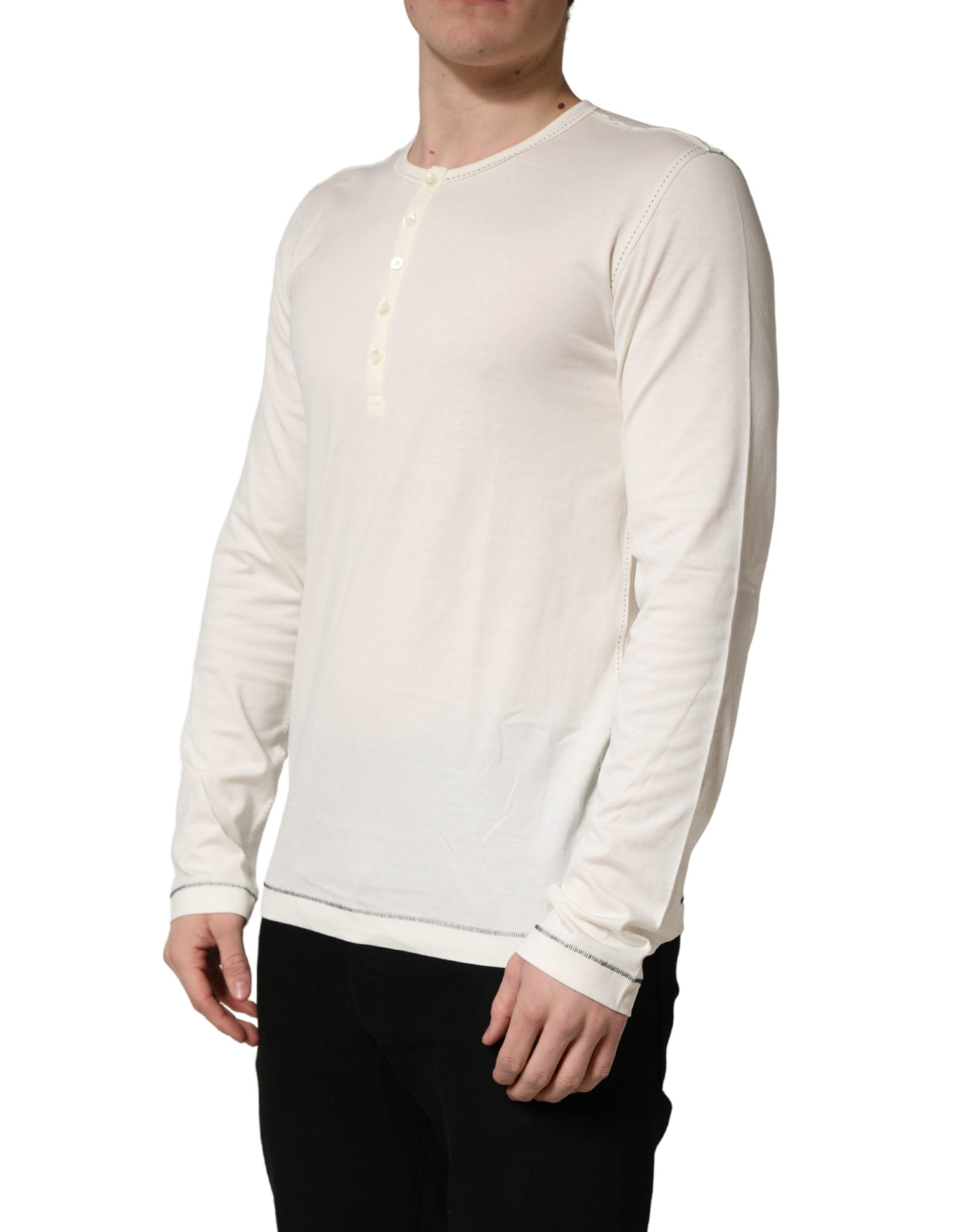 Pull-over blanc à manches longues Dolce & Gabbana, pull Henley élégant en laine ou coton, détails classiques et finition soignée.