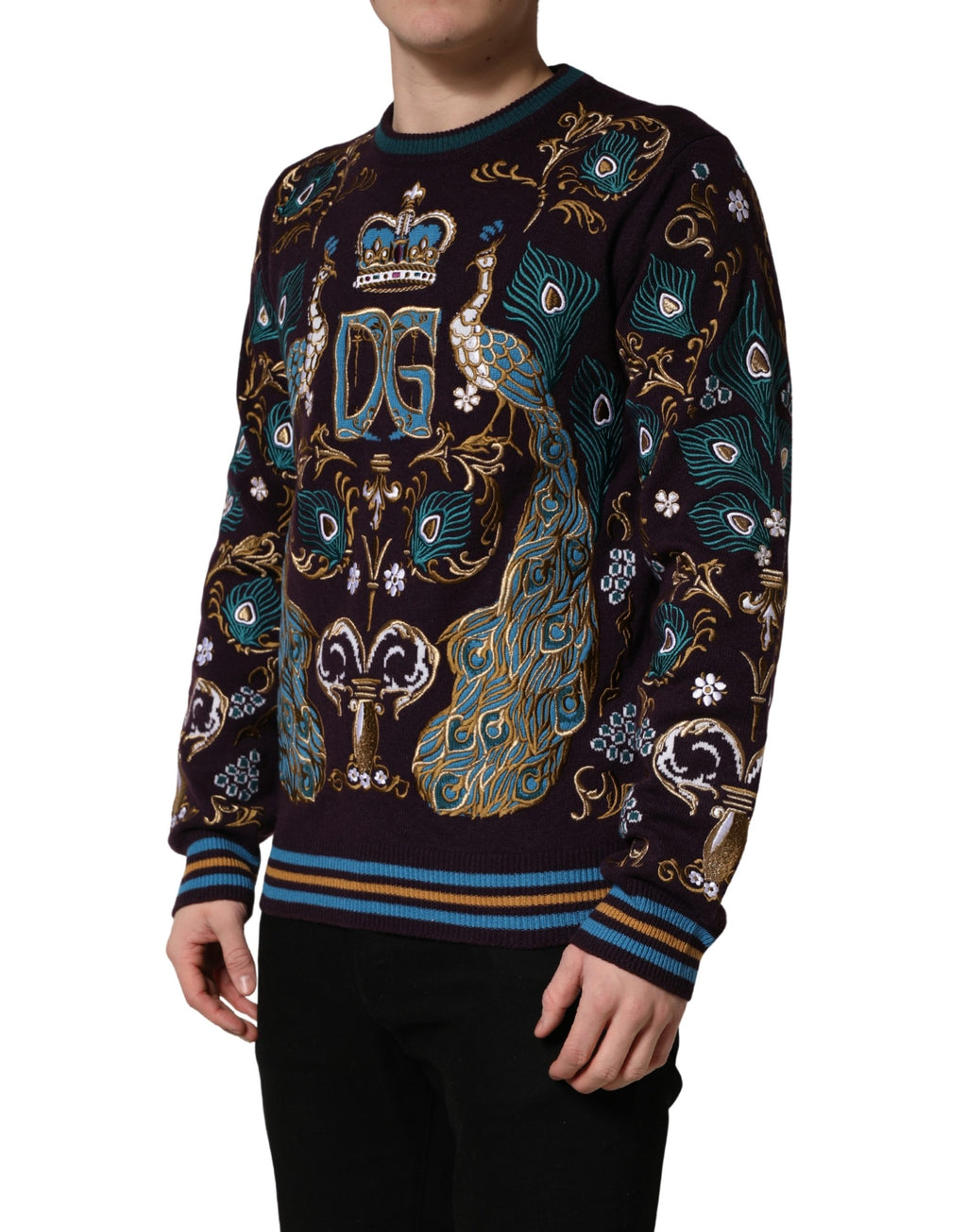 Pull en cachemire Bordeaux Dolce & Gabbana avec broderie de couronne, élégant et chaud, parfait pour un style sophistiqué.