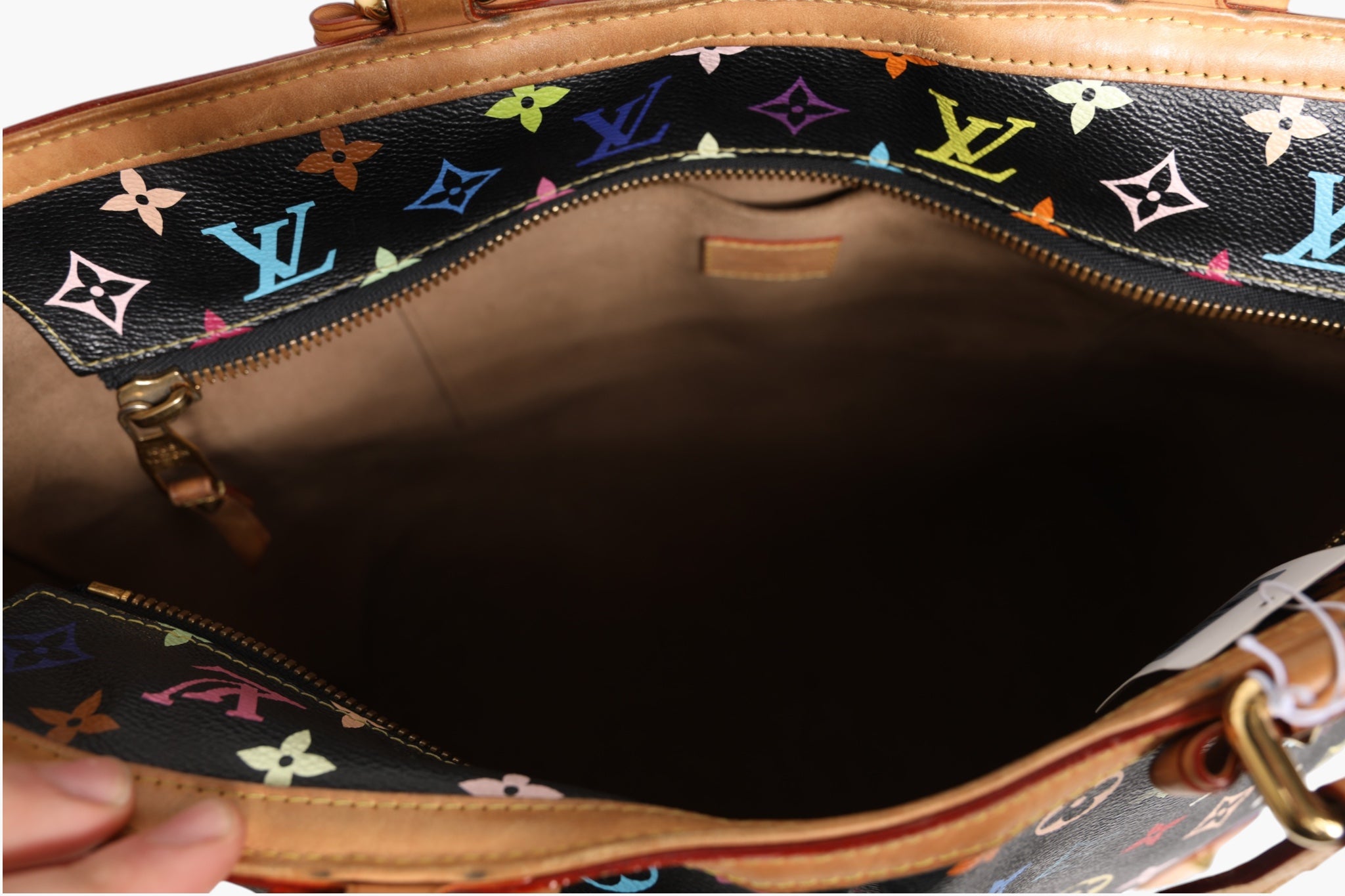 Sac Louis Vuitton Monogram Multicolor Sharleen GM avec logo coloré et bandoulière en cuir, vue de face.
