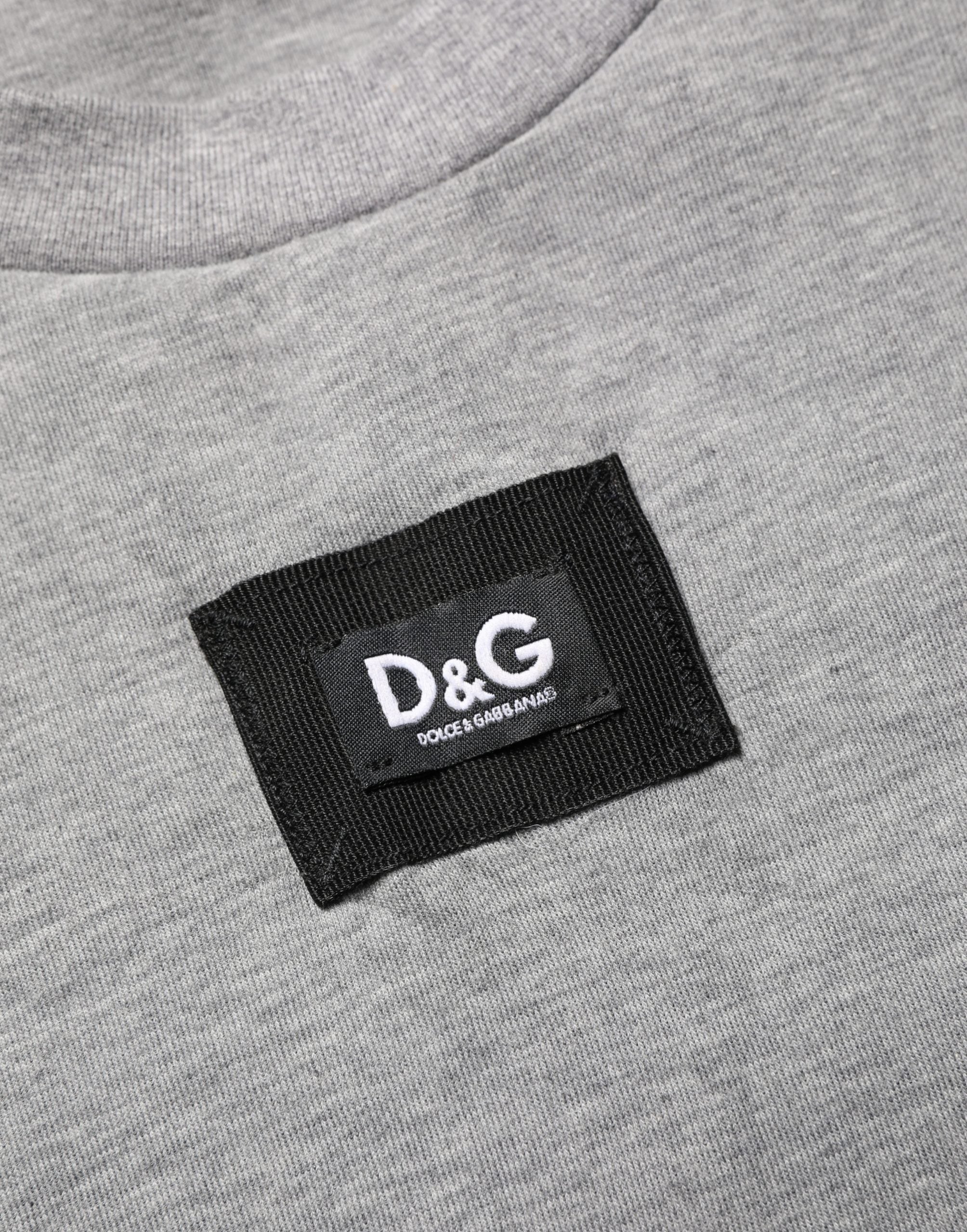 T-shirt gris en coton Dolce & Gabbana avec logo appliqué, col ras du cou, style décontracté.