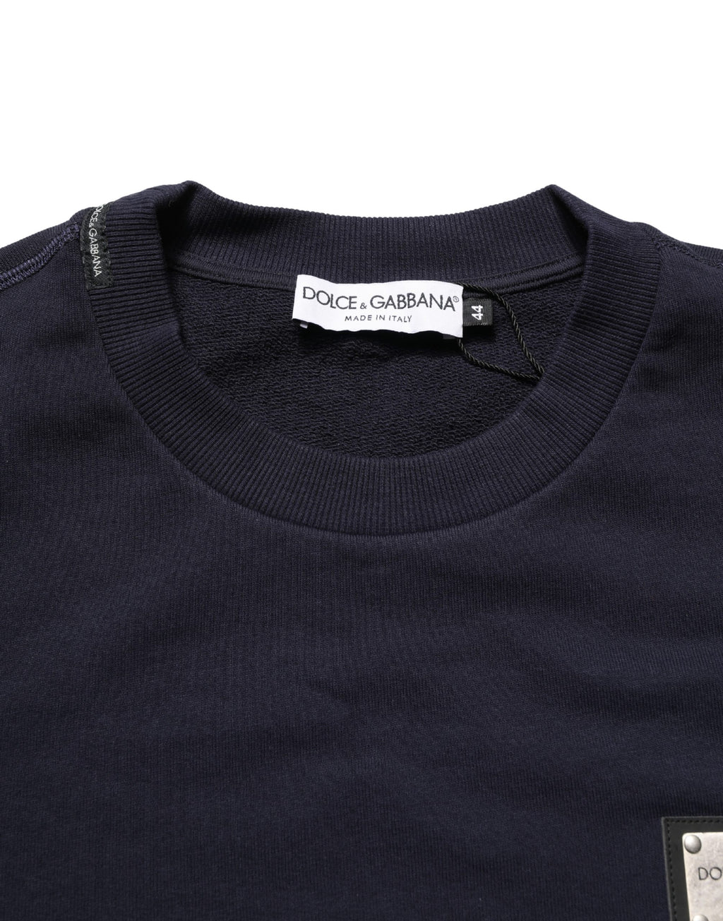 Sweatshirt en jersey noir Dolce & Gabbana avec plaque logo en coton, style décontracté et élégant.