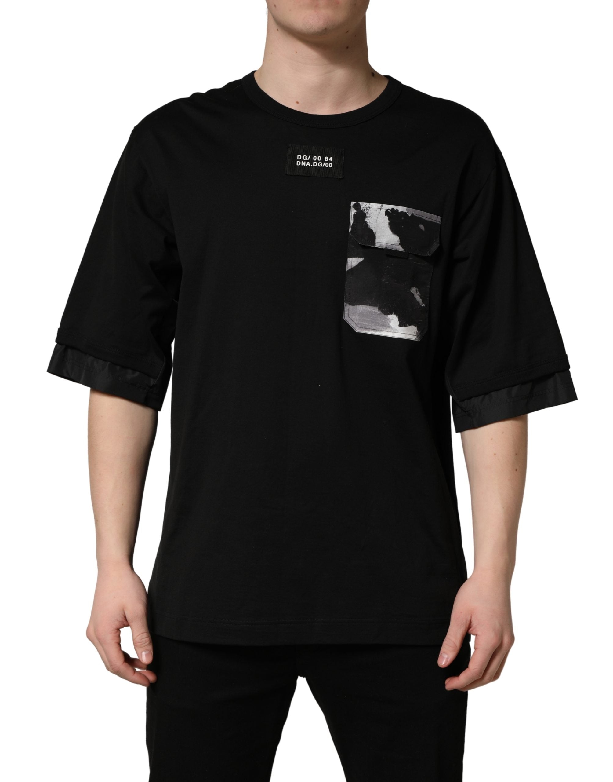 T-shirt oversize noir camouflage avec poche, Dolce & Gabbana, style décontracté et tendance pour homme ou femme.