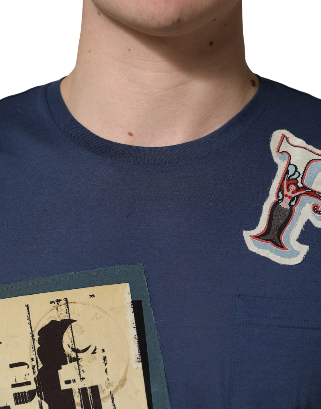 T-shirt à col rond en coton bleu marine avec graphique Dolce & Gabbana, style décontracté et moderne.