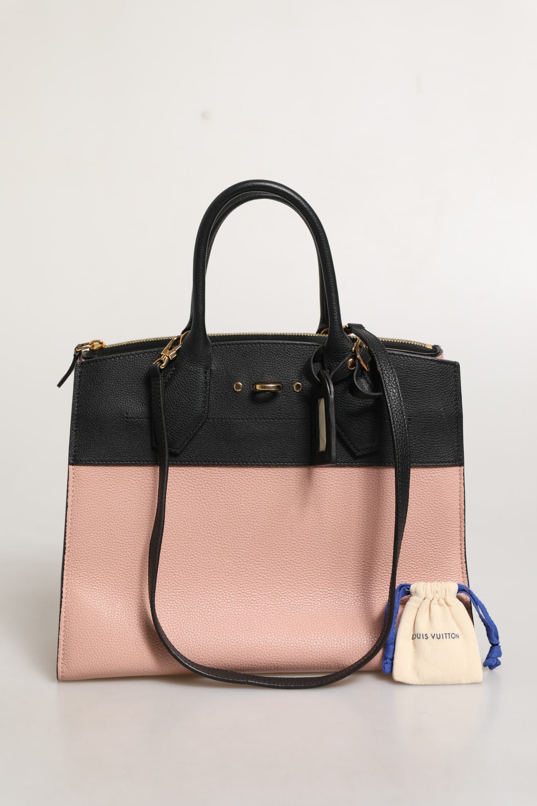 Sac à main Louis Vuitton City Steamer en cuir rose et noir, élégant et sophistiqué, pour femme.