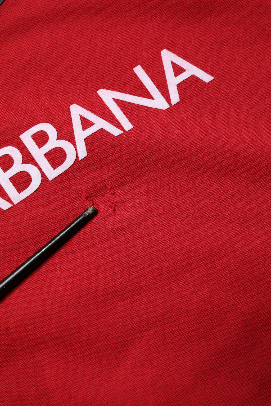 Sweatshirt rouge en coton Dolce & Gabbana avec logo DG imprimé, manches longues et style décontracté.