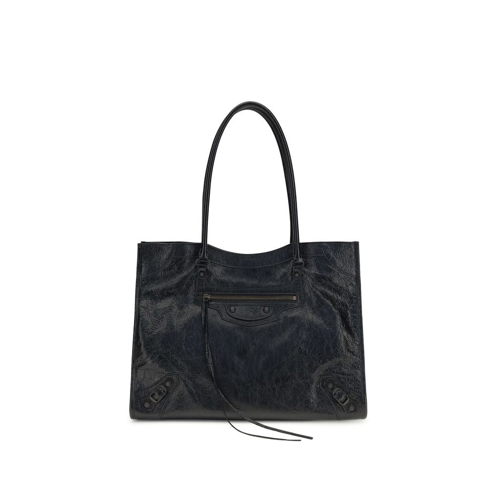 Sac à épaules Balenciaga en cuir d'agneau noir avec détails en peau d'ovin, élégant et tendance.