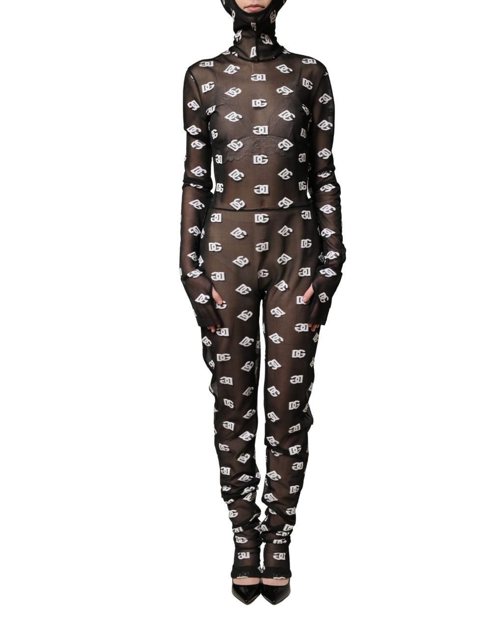 Combinaison à capuche Dolce & Gabbana noire et blanche avec logo imprimé, style décontracté et moderne.