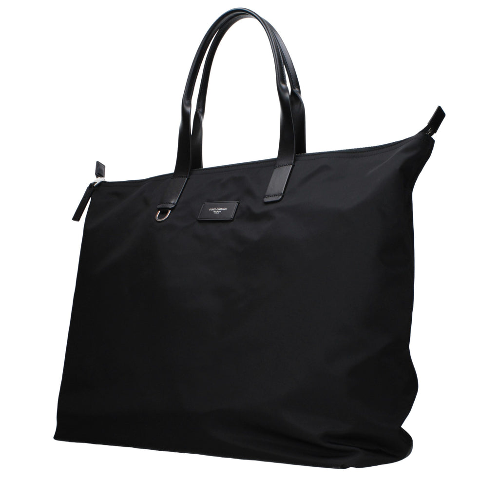 Sac à épaule en nylon noir Dolce & Gabbana, élégant et pratique, avec détails de marque visibles sur le sac.