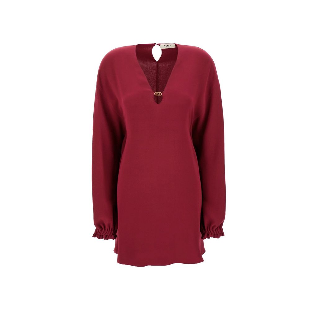 Robe décontractée en soie violette de la marque Fendi, avec coupe élégante et détails sophistiqués visible sur l'image.