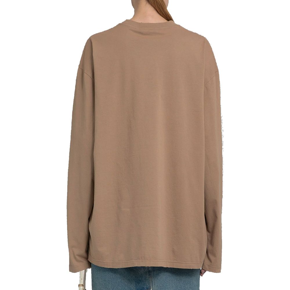 T-shirt en coton marron Prada, style décontracté, avec logo Prada visible sur le devant.