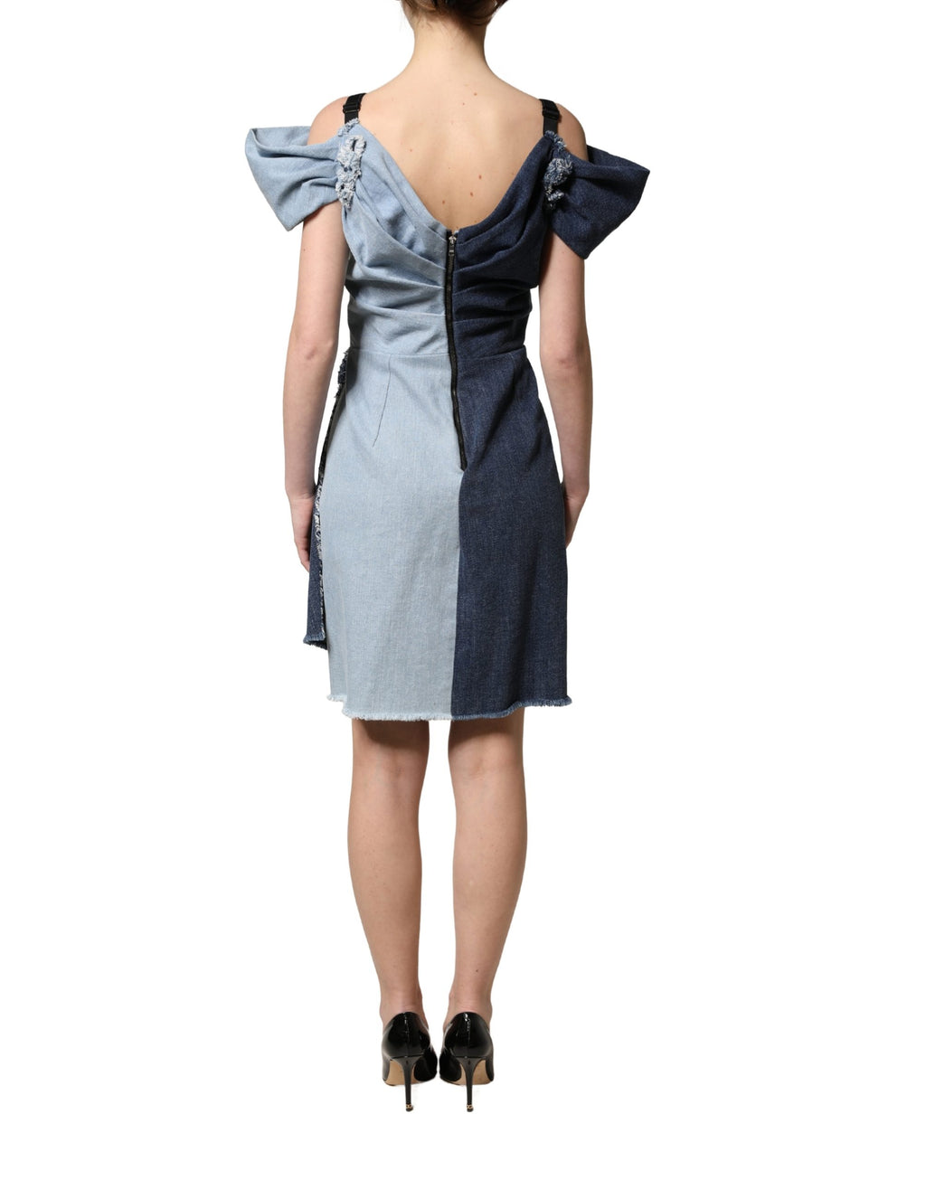 Robe courte en jean patchwork bleu Dolce & Gabbana, coupe moulante, détails en coton, style élégant et moderne.