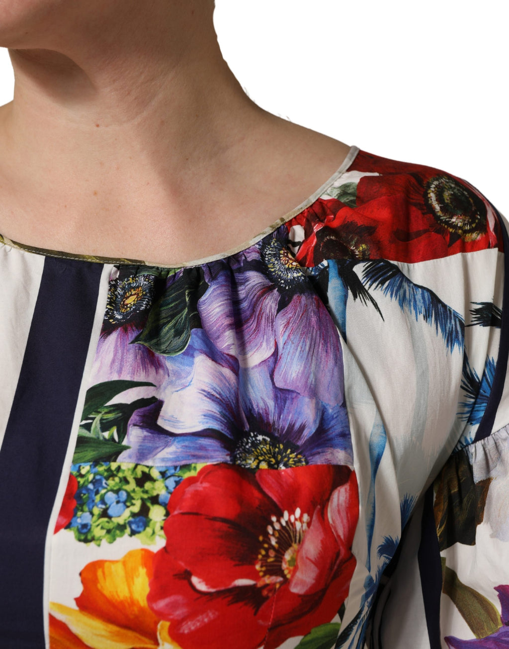 Robe courte en coton à patchwork multicolore de Dolce & Gabbana, style mini avec motifs colorés et détails sophistiqués.
