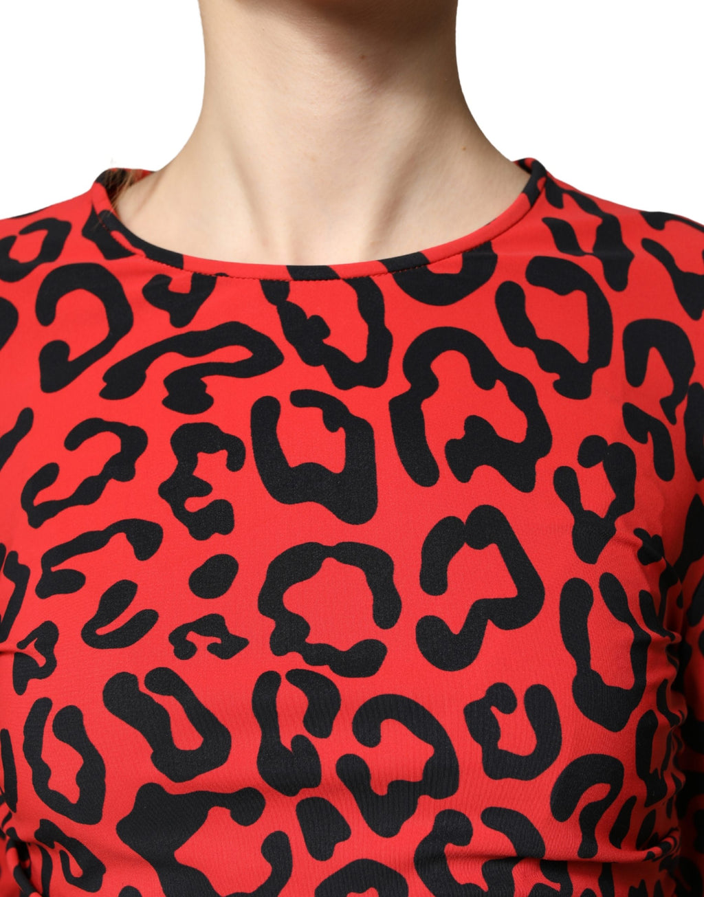 Robe midi à manches longues Dolce & Gabbana à imprimé léopard rouge, élégante et tendance.