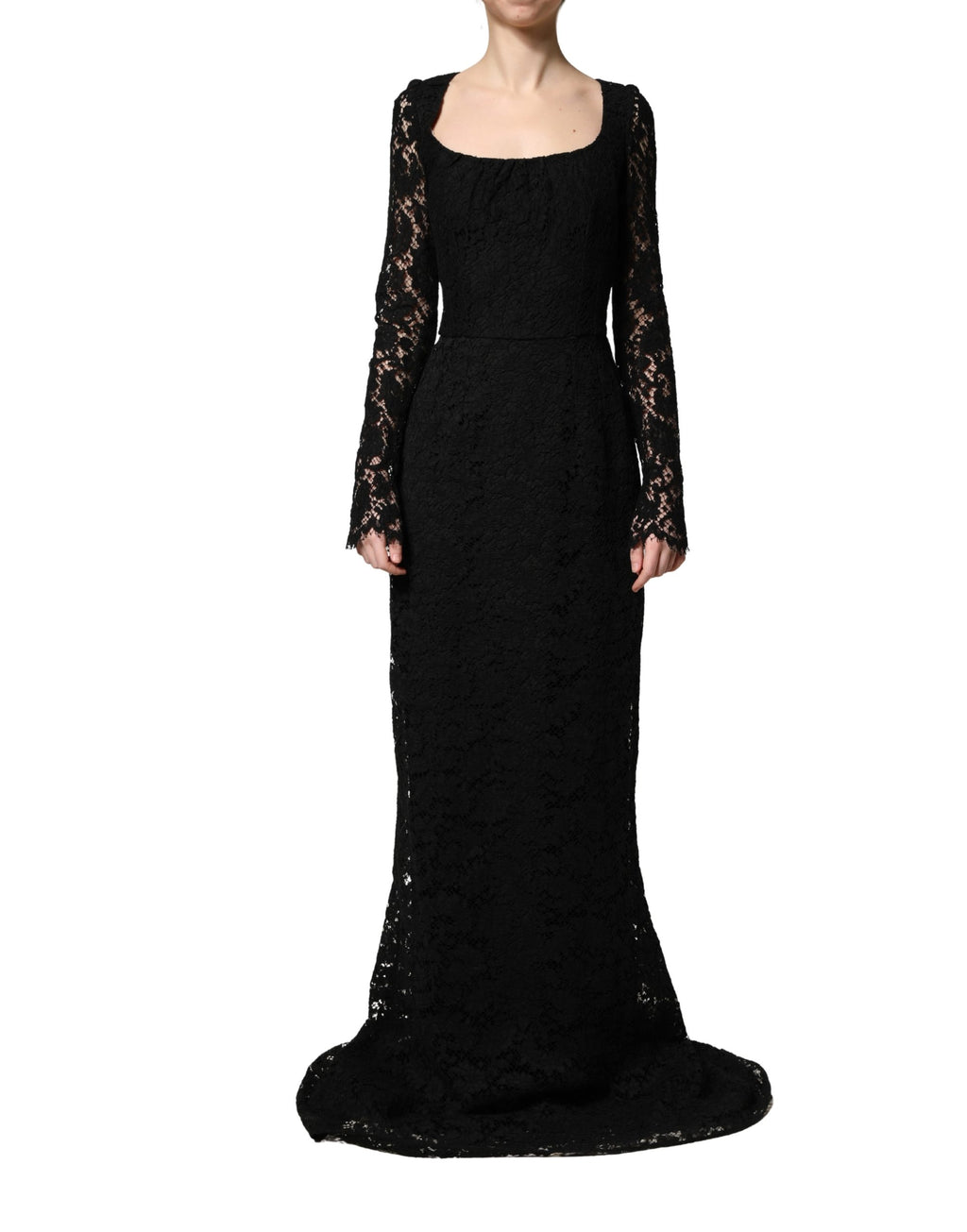 Robe longue noire Dolce & Gabbana en dentelle avec décolleté carré et manches longues, élégante et sophistiquée.