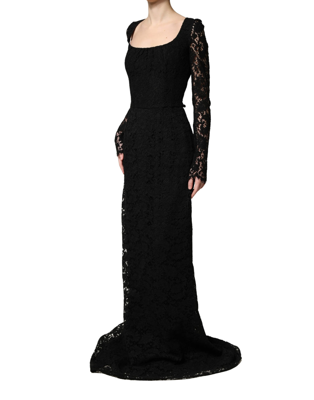 Robe longue noire en dentelle Dolce & Gabbana avec décolleté carré et manches longues, élégante et sophistiquée.