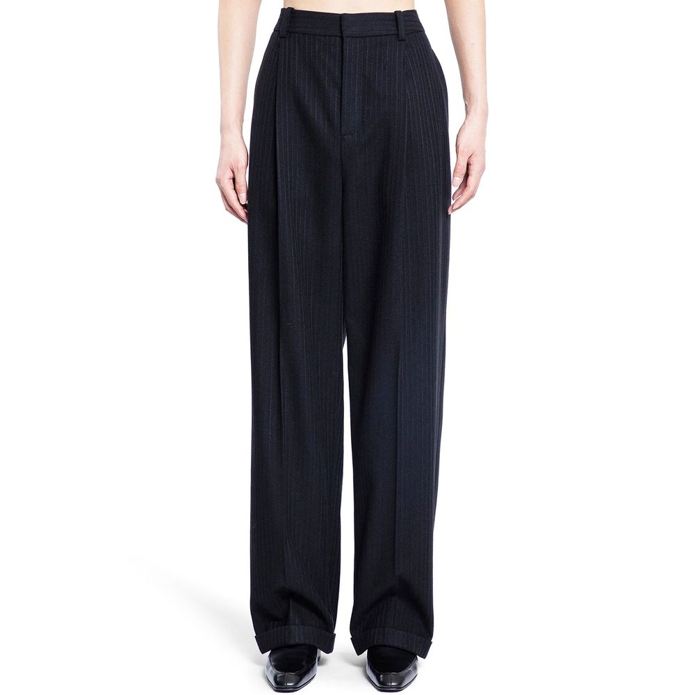 Pantalon décontracté en cachemire noir de Saint Laurent, coupe élégante et tissu doux, porté sur un mannequin.