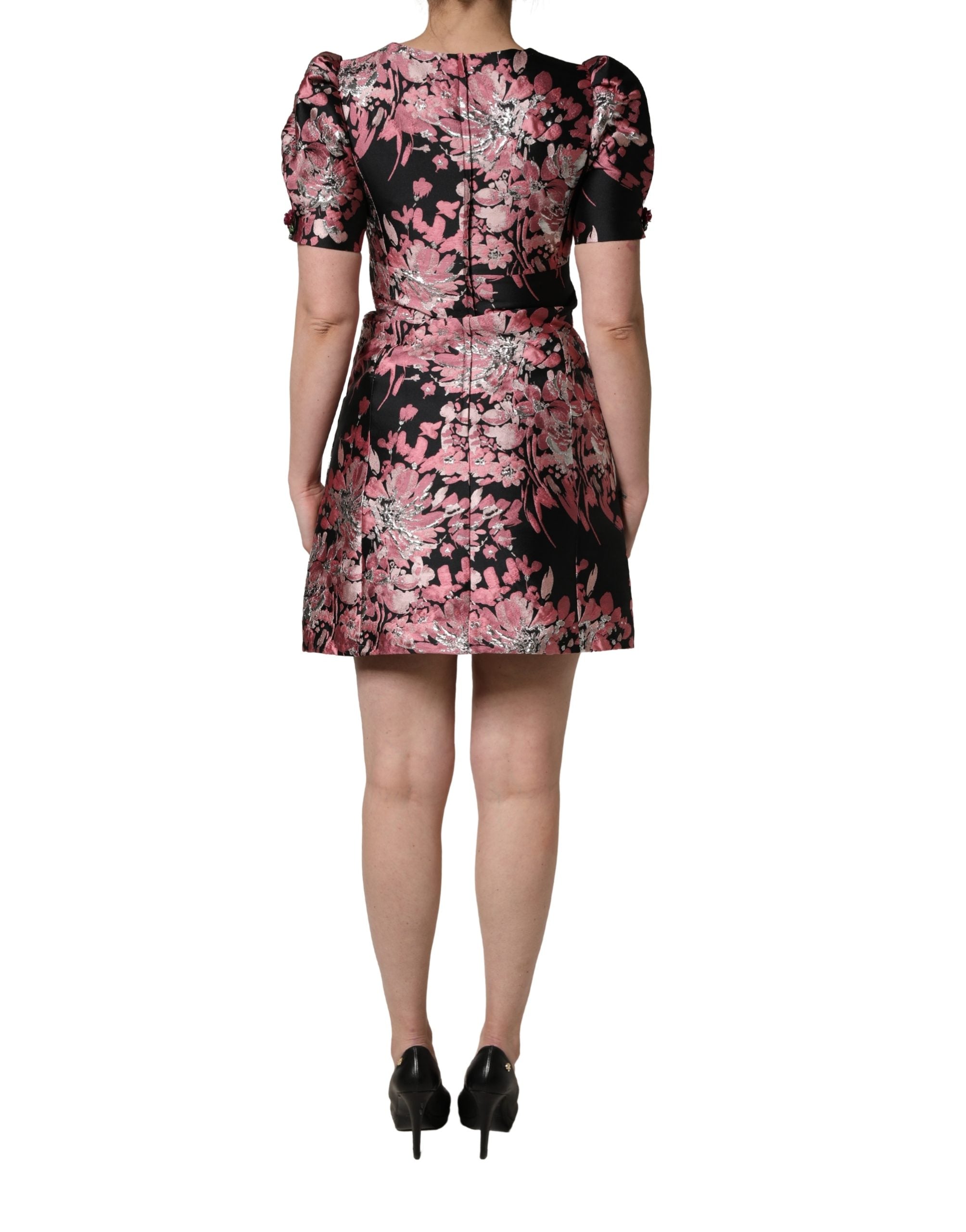 Robe courte A-line en brocart floral multicolore Dolce & Gabbana, détails élégants et motifs floraux vibrants.