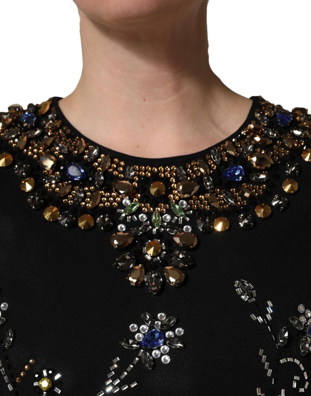 Robe sans manches Dolce & Gabbana noire avec broderies florales et embellissements de perles, courte et élégante.