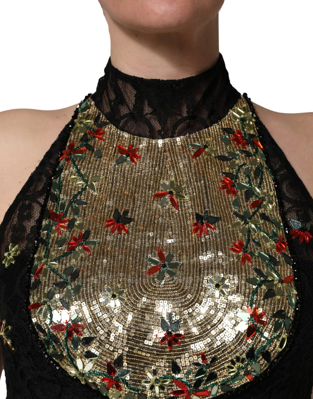 Robe courte noire Dolce & Gabbana à sequins brillants et embellissements, silhouette moulante et élégante.