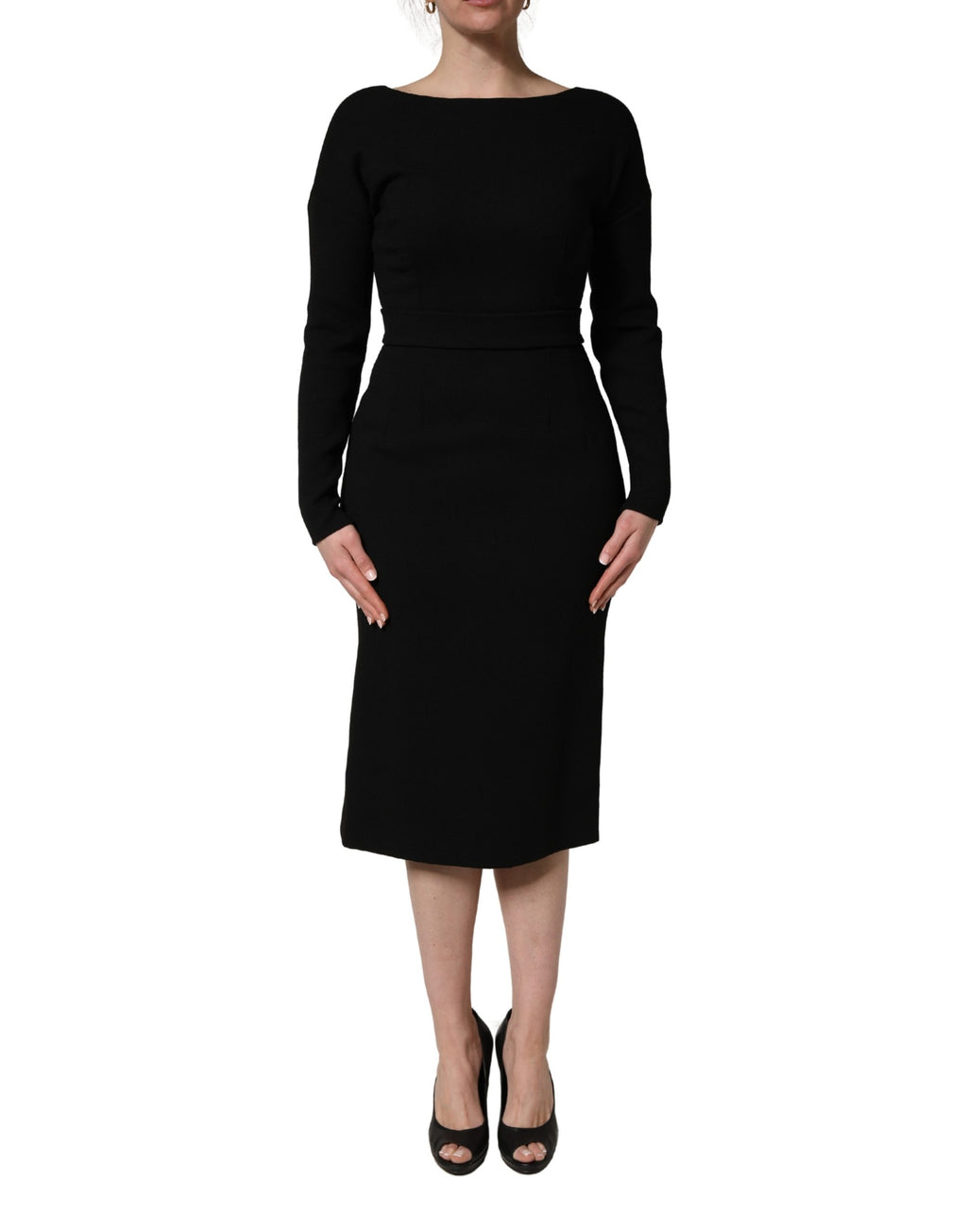 Robe midi en laine crêpe noire de Dolce & Gabbana avec manches longues, élégante et sophistiquée.