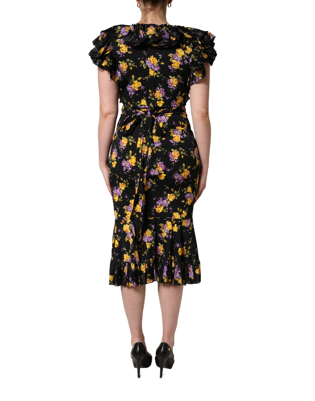Robe midi en soie noire et violette de Dolce & Gabbana avec broche en cristal élégante sur le devant.