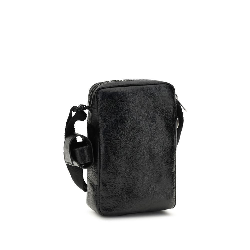 Sac à bandoulière Balenciaga en cuir d'agneau noir, modèle Ovis Aries avec détails élégants et design sophistiqué.